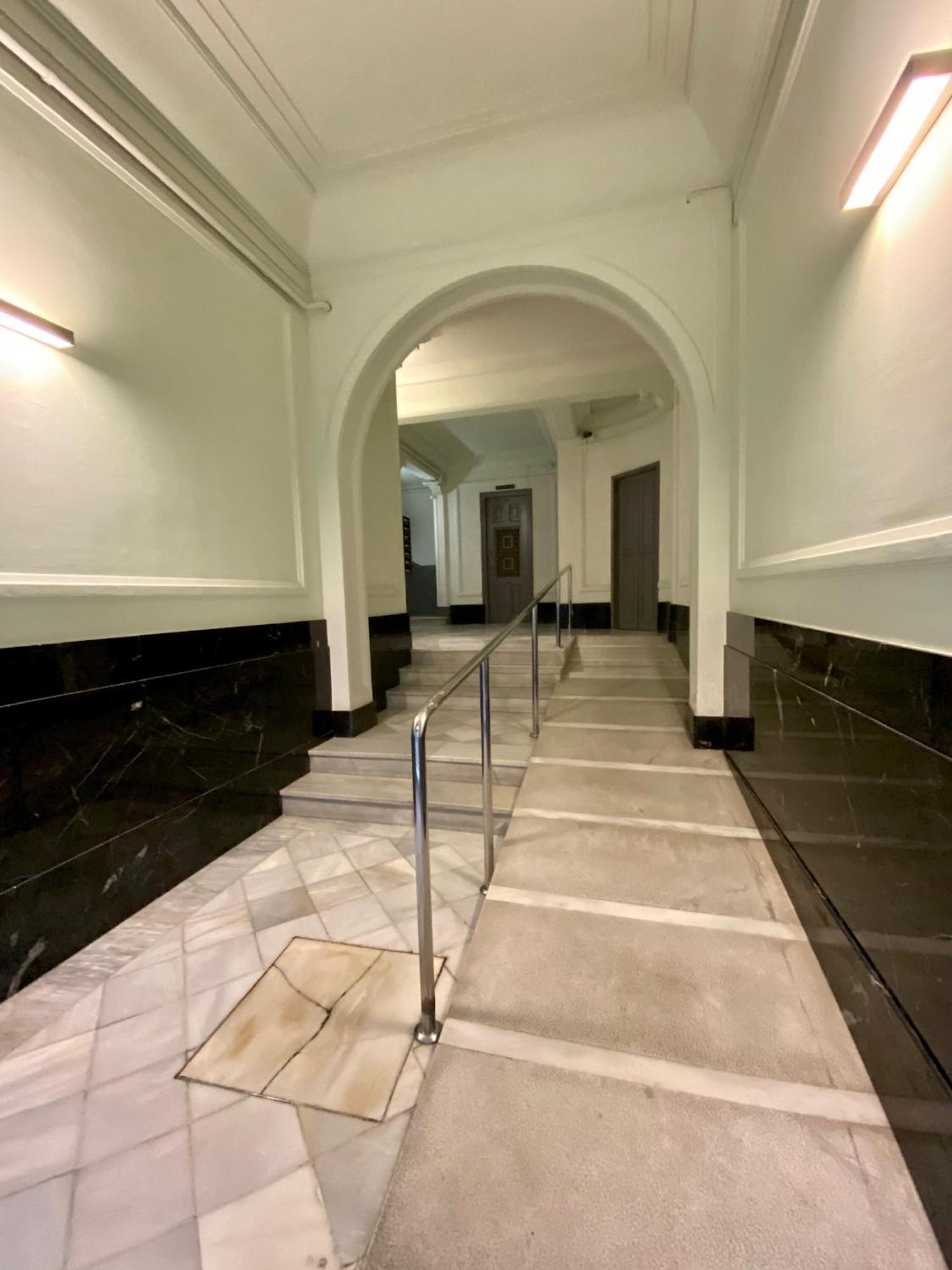 Hostal Madrazo Барселона Экстерьер фото